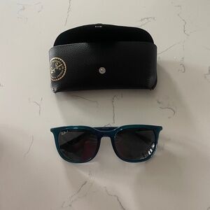 Ray bans polarized. Brand new